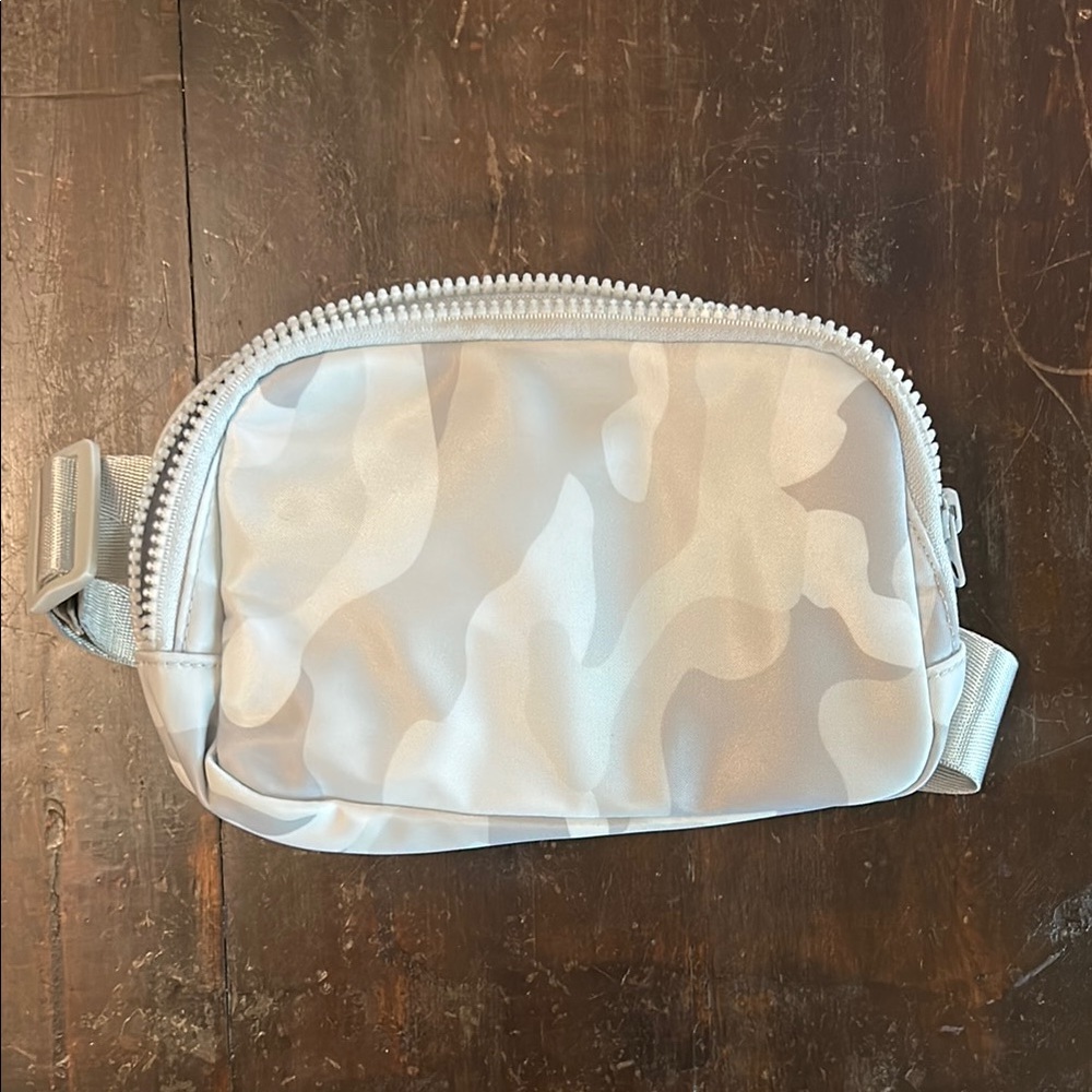 Pink Lily Fanny/Crossbody bag
